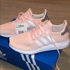 Adidas Run Swift in Cloud Pink